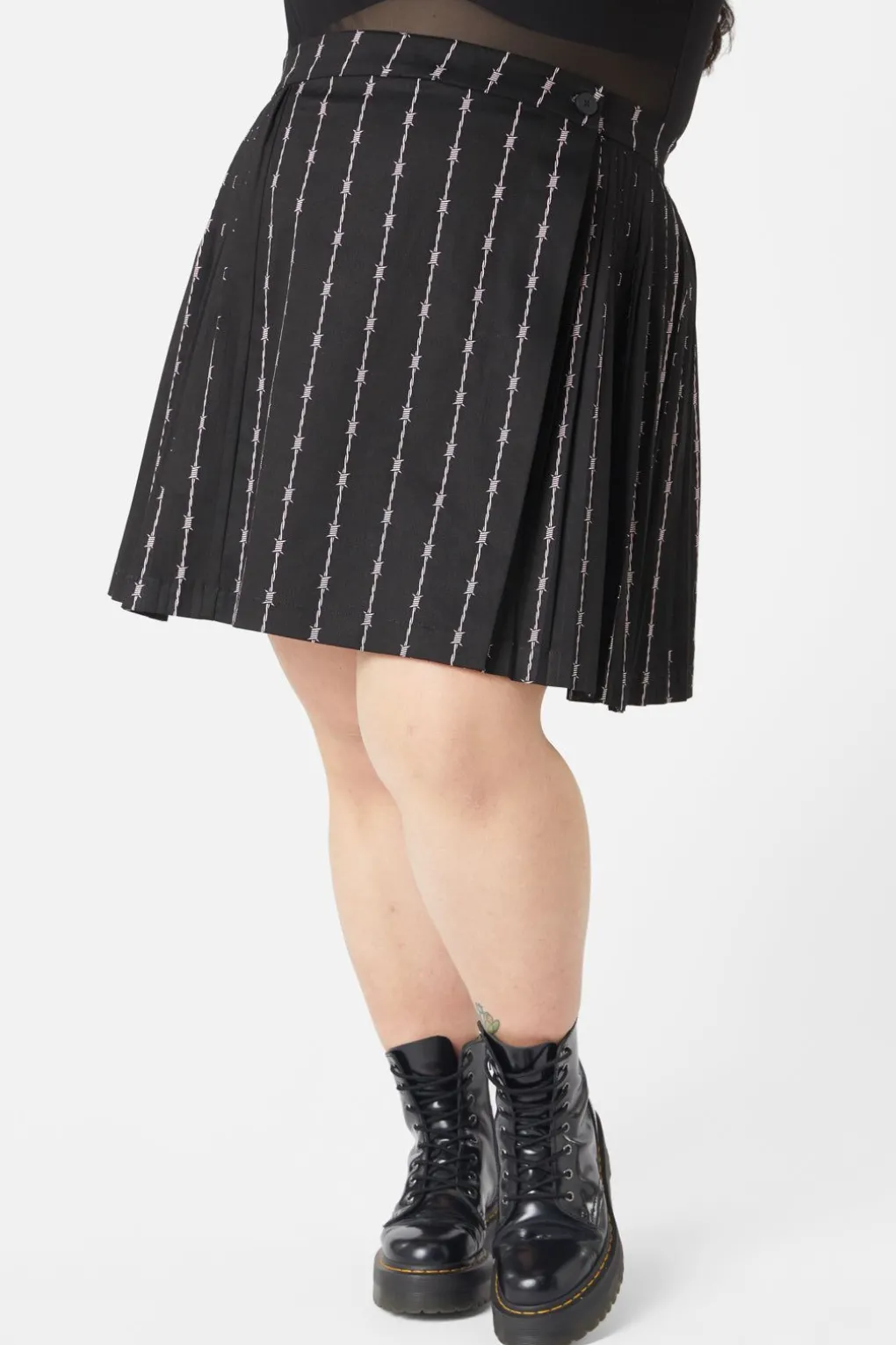 Curve Barbed Wire Pleated Slider Skirt