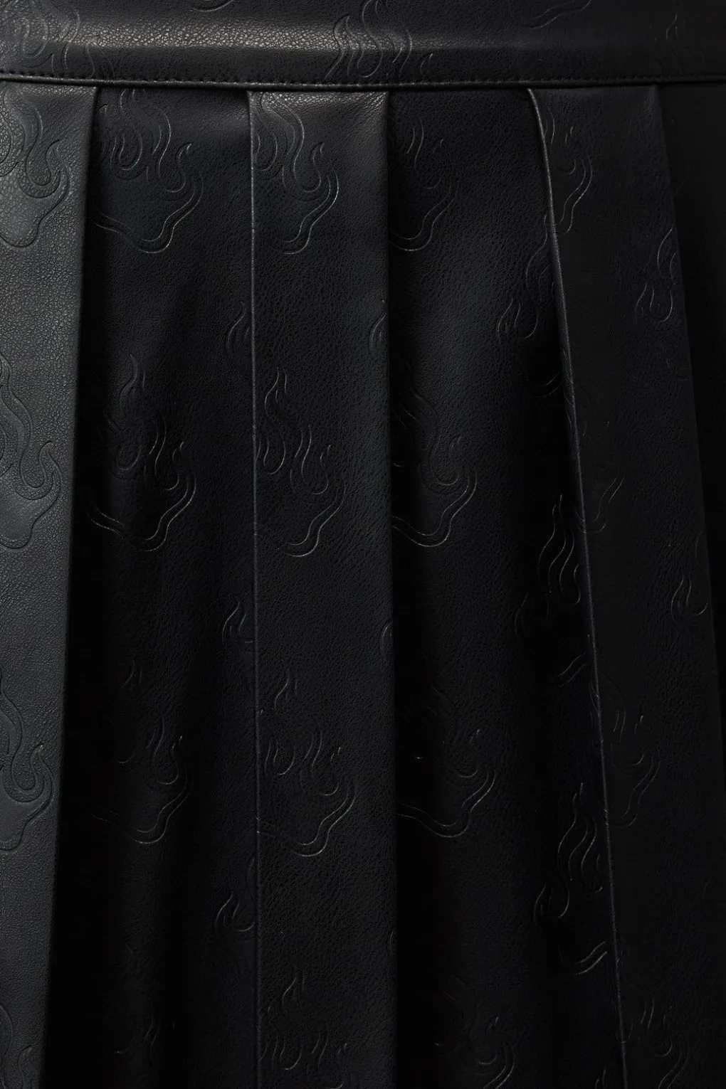 Curve Flamin Embossed Pu Skirt