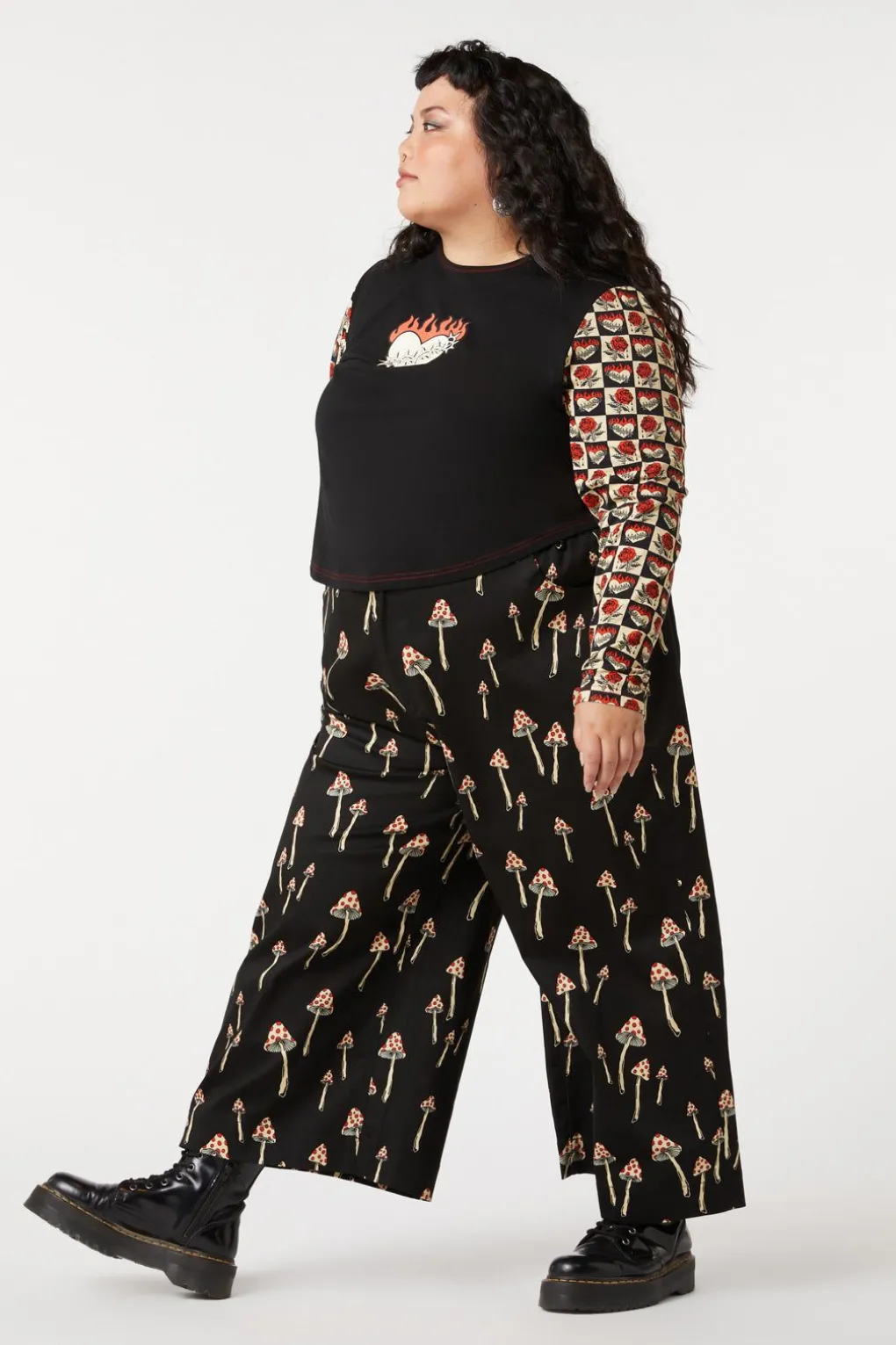 Curve Knave Of Hearts Cropped