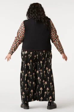 Curve Knave Of Hearts Cropped