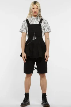 Pleated Pinny Skull Charm