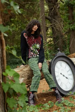 Who Are You Scene Knit